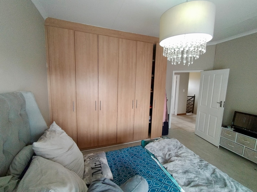3 Bedroom Property for Sale in Langenhovenpark Free State
